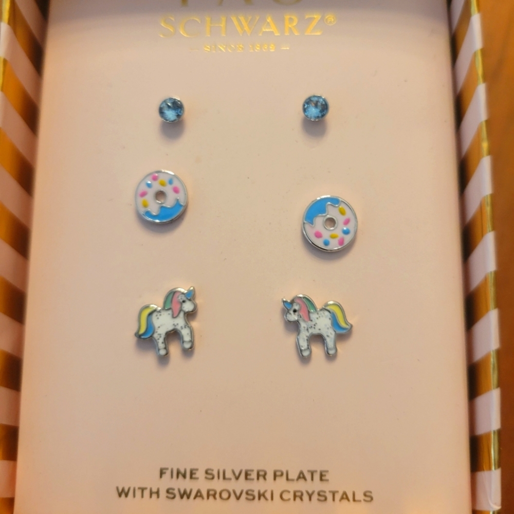 F.A.O Schwartz earring gift set
